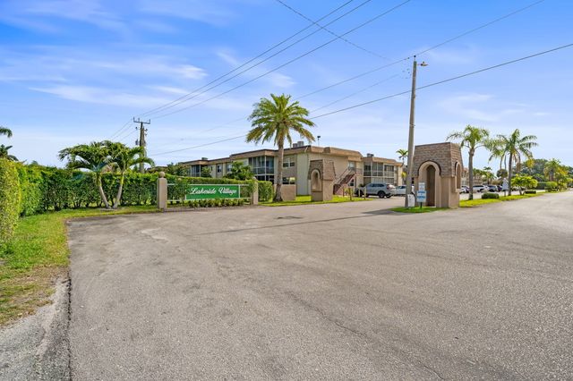 752 Lori Drive 219, Palm Springs, FL 33461