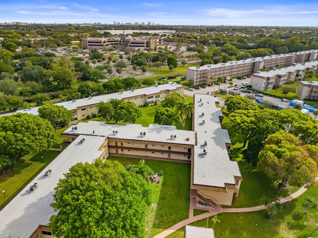 752 Lori Drive 219, Palm Springs, FL 33461