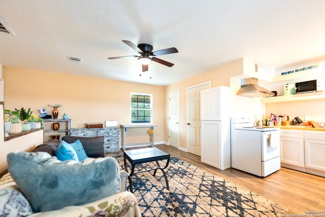 472 County Road 6723, Natalia, TX 78059