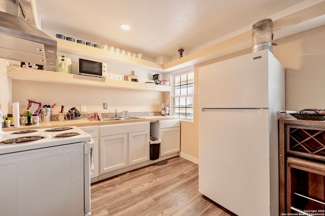 472 County Road 6723, Natalia, TX 78059