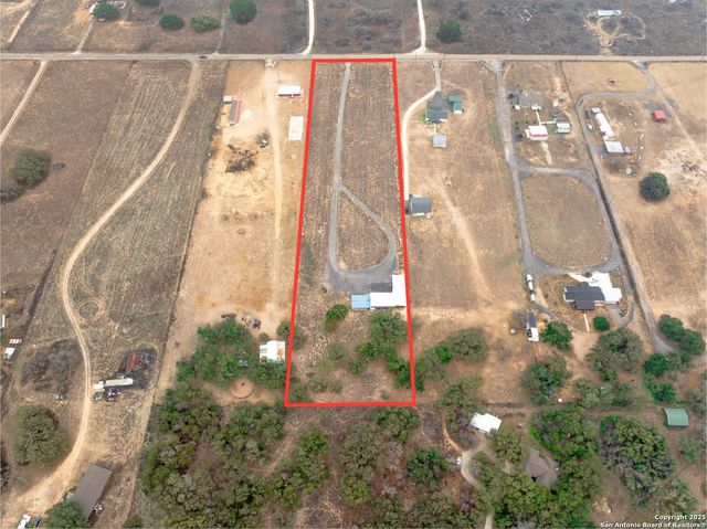 472 County Road 6723, Natalia, TX 78059