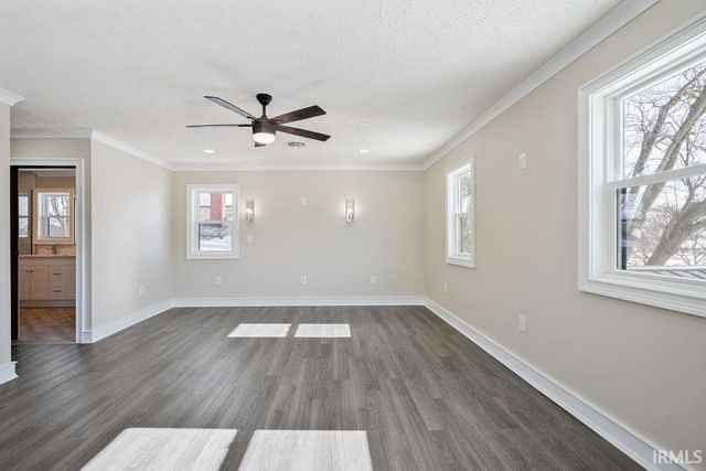 307 W WALNUT Street, Sharpsville, IN 46068