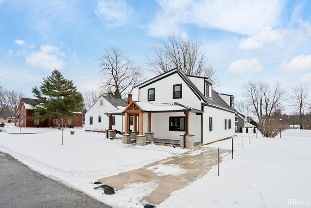 307 W WALNUT Street, Sharpsville, IN 46068