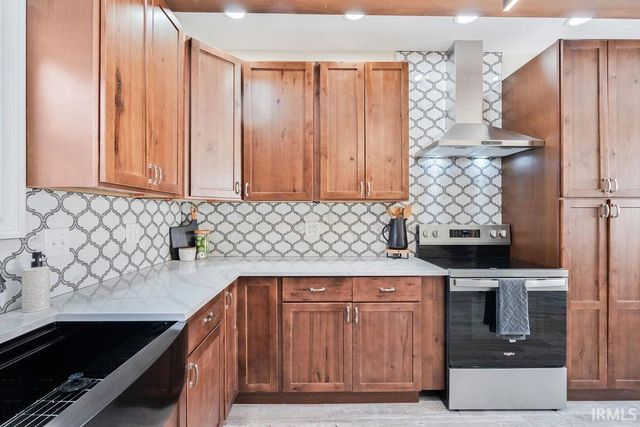 307 W WALNUT Street, Sharpsville, IN 46068