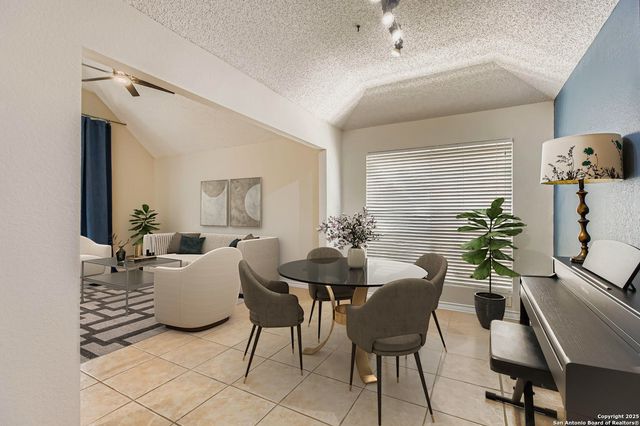 9319 Fishers Hill, San Antonio, TX 78240