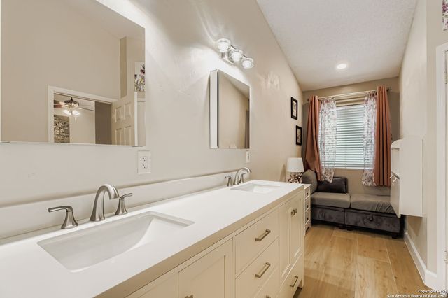 9319 Fishers Hill, San Antonio, TX 78240