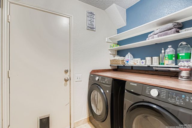 9319 Fishers Hill, San Antonio, TX 78240