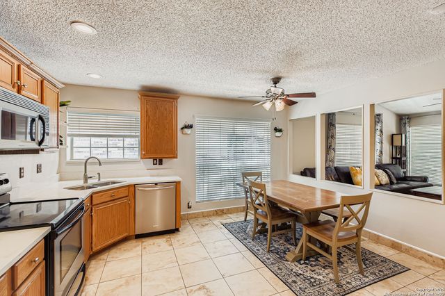 9319 Fishers Hill, San Antonio, TX 78240