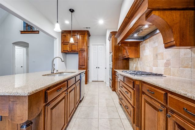 1401 Goldenrod Circle, Lantana, TX 76226