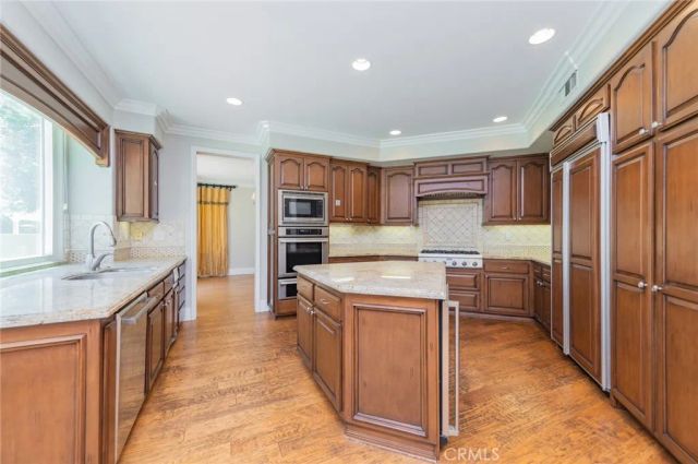 12 Brigadier, Irvine, CA 92603