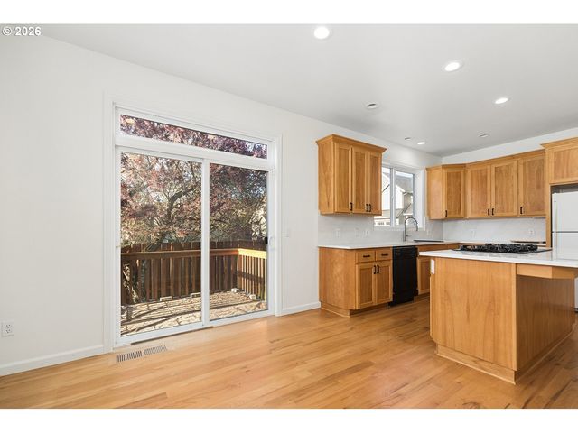 11511 Nw CYRUS Ln, Portland, OR 97229