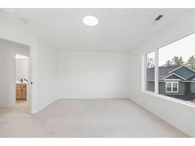 11511 Nw CYRUS Ln, Portland, OR 97229