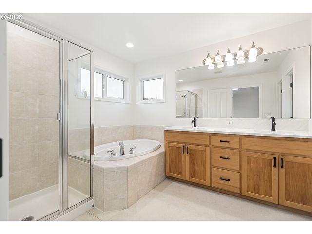 11511 Nw CYRUS Ln, Portland, OR 97229