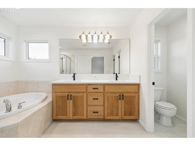11511 Nw CYRUS Ln, Portland, OR 97229