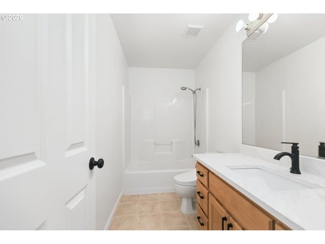 11511 Nw CYRUS Ln, Portland, OR 97229