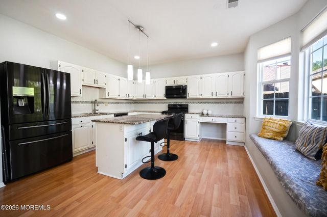 67 Glen Oaks Court, Old Bridge, NJ 08857