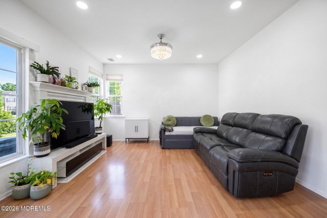 67 Glen Oaks Court, Old Bridge, NJ 08857