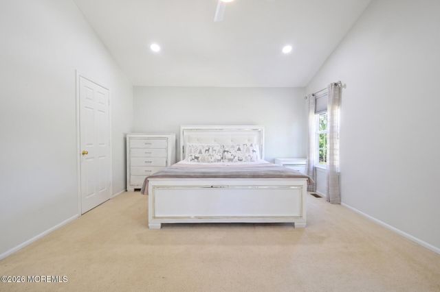 67 Glen Oaks Court, Old Bridge, NJ 08857