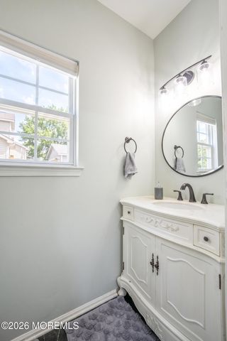 67 Glen Oaks Court, Old Bridge, NJ 08857