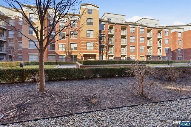 24 Ave At Port Imperial 131, West New York, NJ 07093