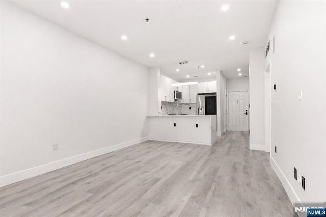 24 Ave At Port Imperial 131, West New York, NJ 07093