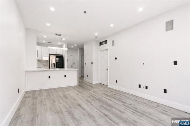 24 Ave At Port Imperial 131, West New York, NJ 07093