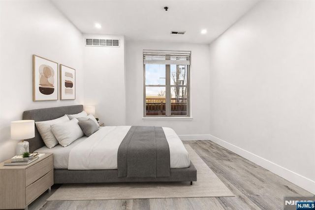 24 Ave At Port Imperial 131, West New York, NJ 07093