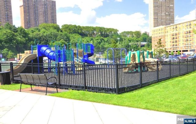 24 Ave At Port Imperial 131, West New York, NJ 07093