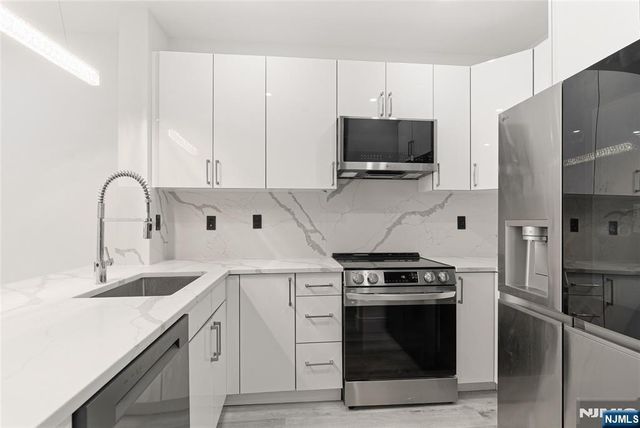 24 Ave At Port Imperial 131, West New York, NJ 07093