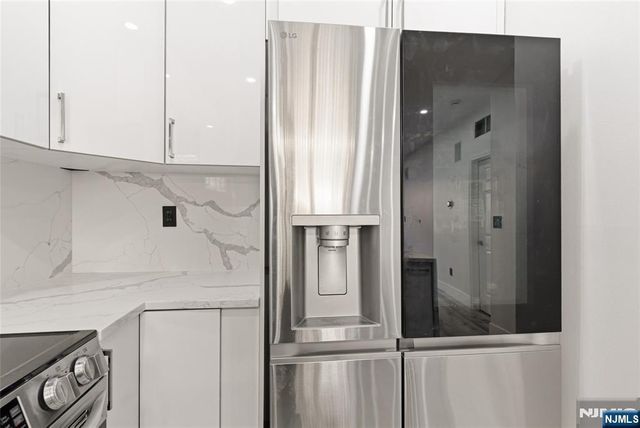 24 Ave At Port Imperial 131, West New York, NJ 07093