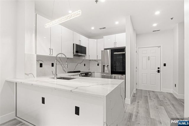 24 Ave At Port Imperial 131, West New York, NJ 07093