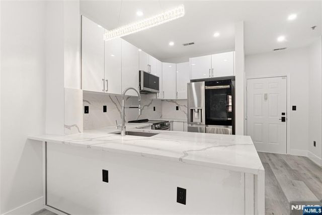 24 Ave At Port Imperial 131, West New York, NJ 07093