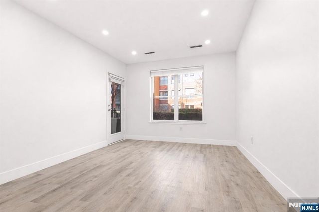 24 Ave At Port Imperial 131, West New York, NJ 07093