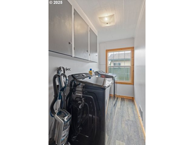 1311 WILLOW St, Myrtle Point, OR 97458