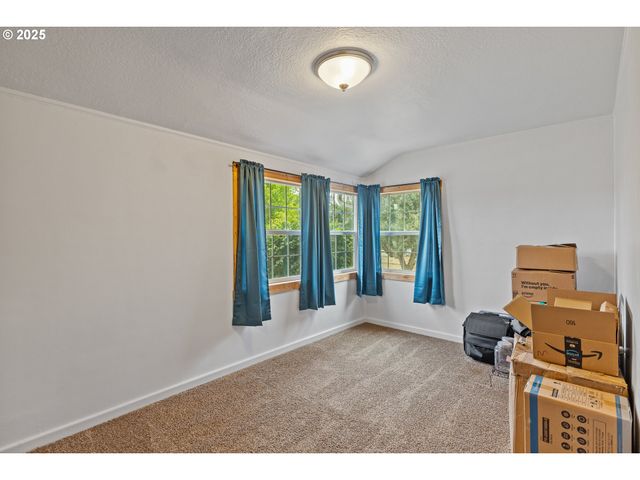 1311 WILLOW St, Myrtle Point, OR 97458