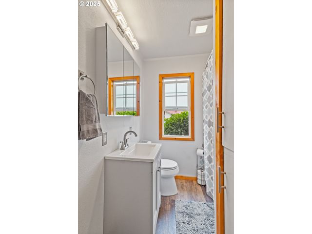 1311 WILLOW St, Myrtle Point, OR 97458