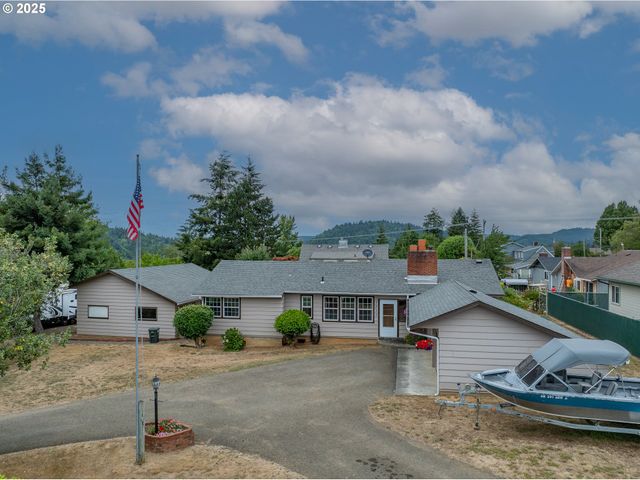 1311 WILLOW St, Myrtle Point, OR 97458