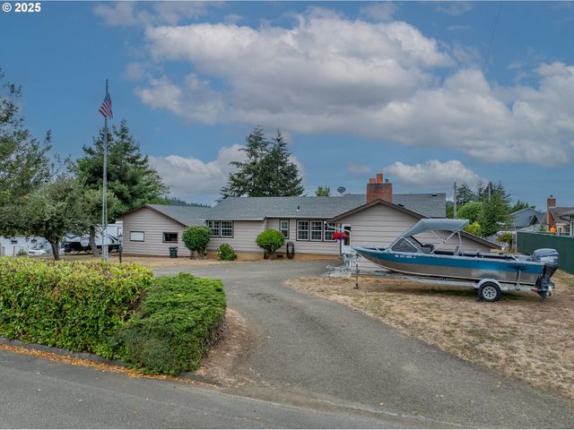 1311 WILLOW St, Myrtle Point, OR 97458