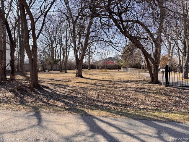23183 Bush Street, Southfield, MI 48033