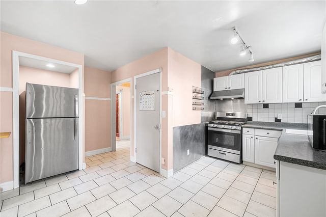 11 Lyman Avenue, North Providence, RI 02911