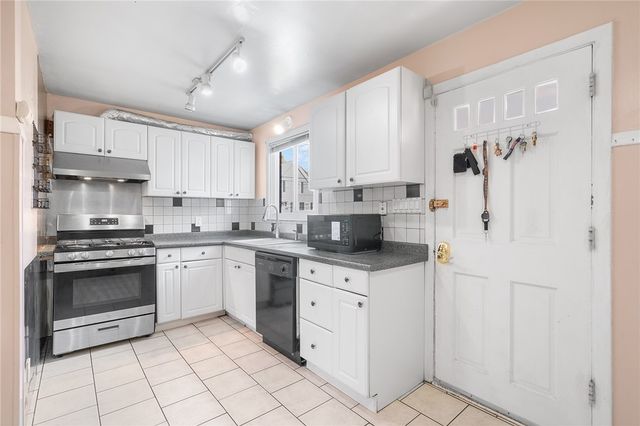 11 Lyman Avenue, North Providence, RI 02911