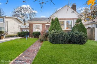 11 Lyman Avenue, North Providence, RI 02911