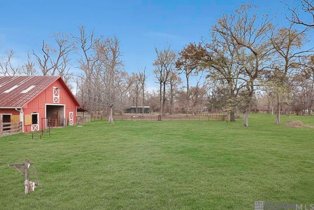 520 Pecan Dr, St Gabriel, LA 70776