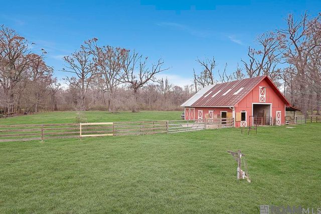 520 Pecan Dr, St Gabriel, LA 70776