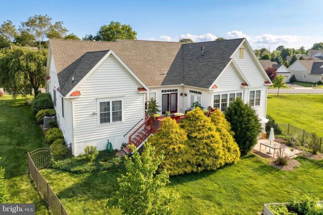 35 WAXWING LN, Gettysburg, PA 17325