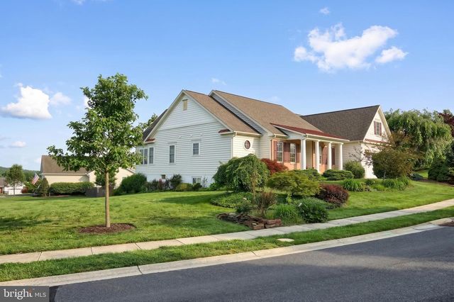 35 WAXWING LN, Gettysburg, PA 17325