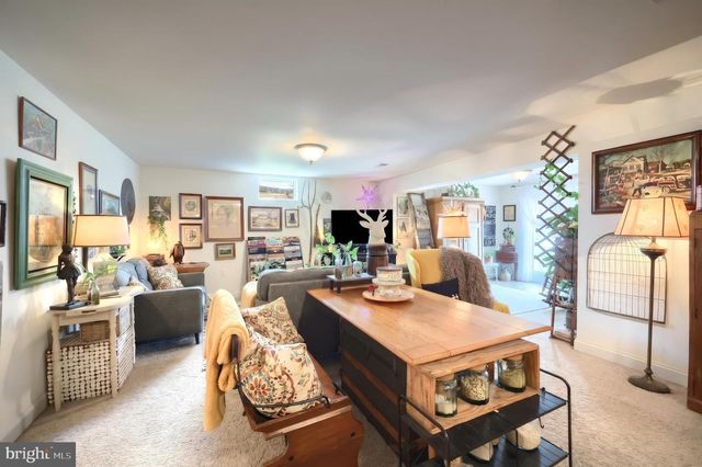 35 WAXWING LN, Gettysburg, PA 17325