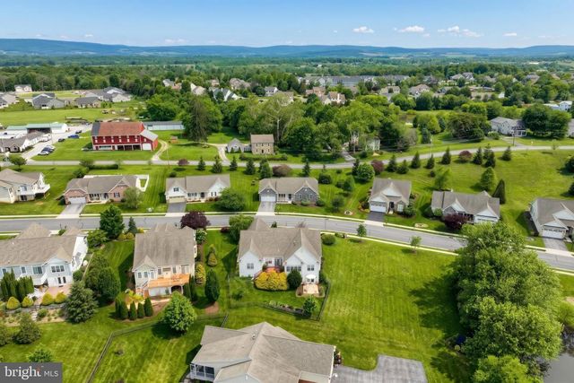 35 WAXWING LN, Gettysburg, PA 17325