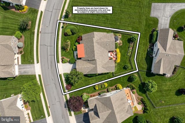 35 WAXWING LN, Gettysburg, PA 17325