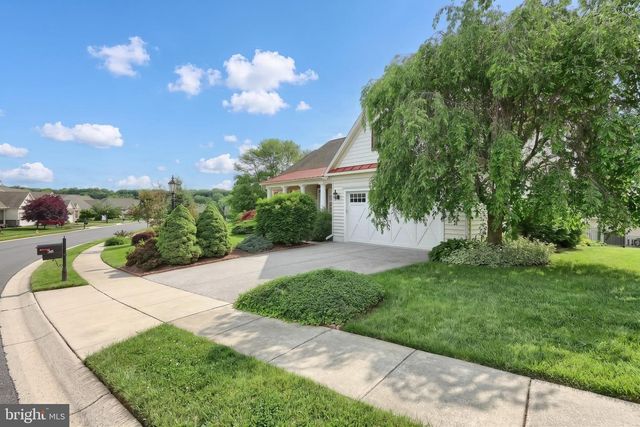 35 WAXWING LN, Gettysburg, PA 17325